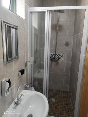 DAMOFUS Guest House